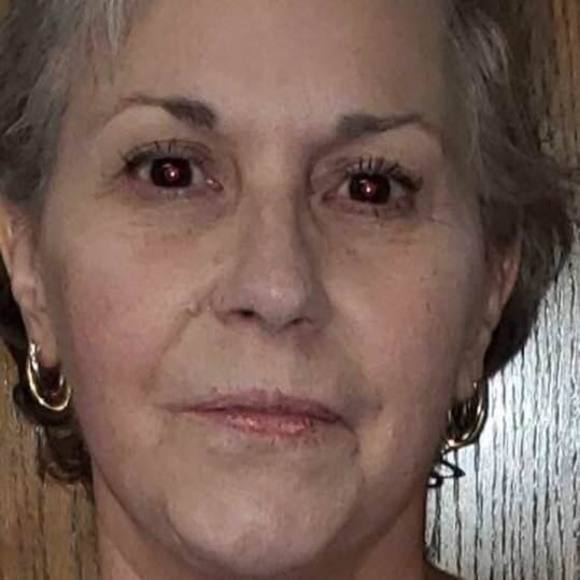 Meet your Posher, Esther - Picture 1 of 3